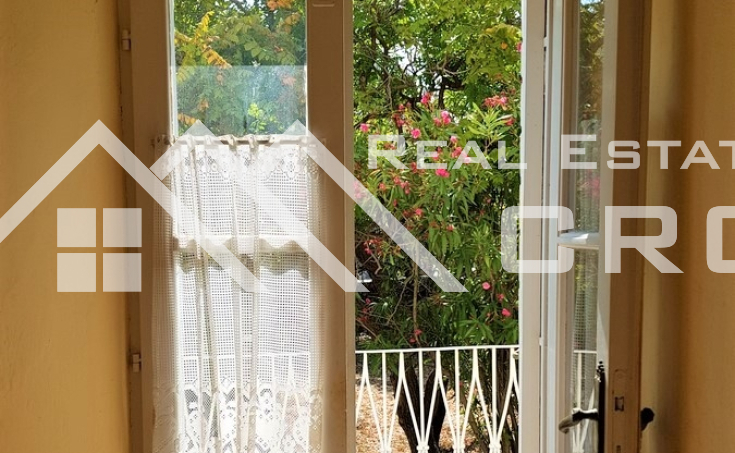 Old stone house with garden close to the sea in Sutivan for sale (5)