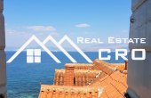 Old stone house with garden close to the sea in Sutivan for sale (10)