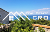 Old stone house with garden close to the sea in Sutivan for sale (11)
