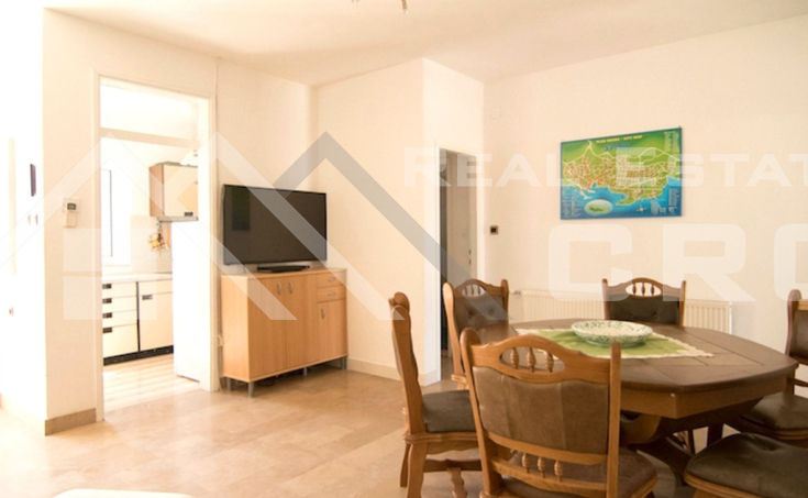 Detached apartment house in Supetar, for sale (10)