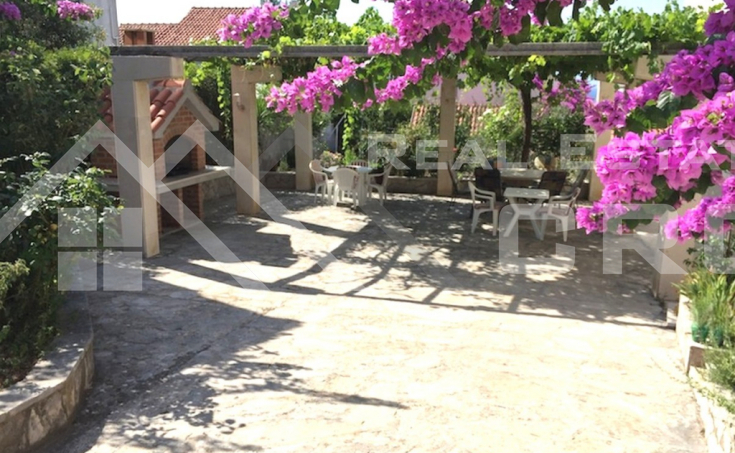 Detached apartment house in Supetar, for sale (3)