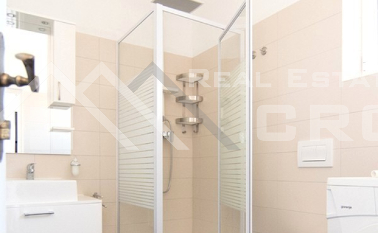 Detached apartment house in Supetar, for sale (4)