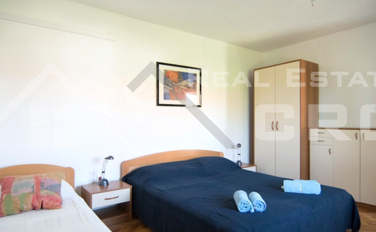 Detached apartment house in Supetar, for sale (7)