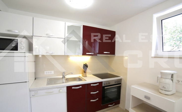 Detached apartment house in Supetar, for sale (8)