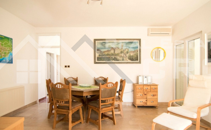 Detached apartment house in Supetar, for sale (9)