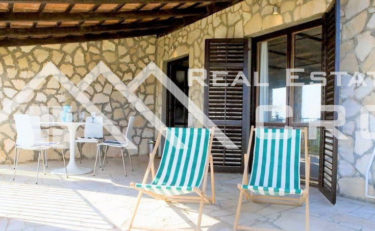 Semi-detached house with a beautiful sea view, in a quiet environment, for sale (1)