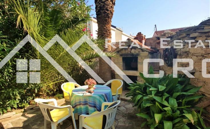 Beautiful stone house with big garden in Supetar, island Brac, for sale (3)