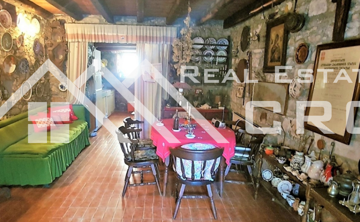 Beautiful stone house with big garden in Supetar, island Brac, for sale (4)