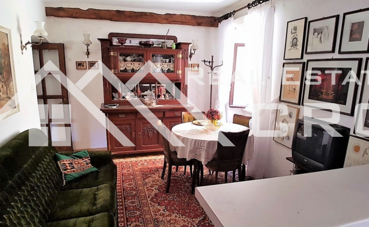 Beautiful stone house with big garden in Supetar, island Brac, for sale (6)