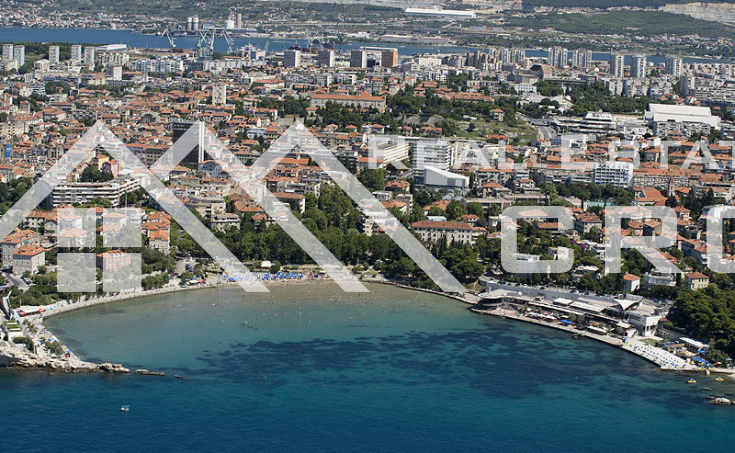 Commercial property for sale on a superb location in Split (2)