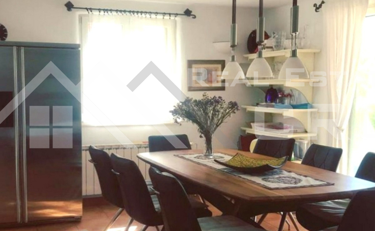 Semi-detached house with a pool in a private location, just above a beach, for sale (11)