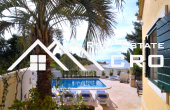 Semi-detached house with a pool in a private location, just above a beach, for sale (13)