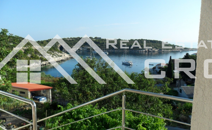 Nekretnine Vis - Kuća s prekrasnim pogledom na more na zemljištu površine 36800 m2 na prodaju, otok Vis
