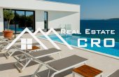 Korcula properties – Modern villa with overflow swimming pool in the first row to the sea on Korcula Island, for sale (15)
