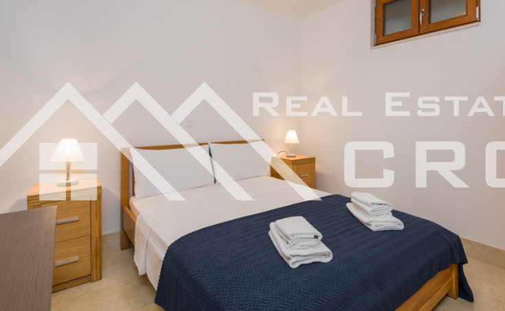 One-bedroom furnished apartment with sea view for sale (2)