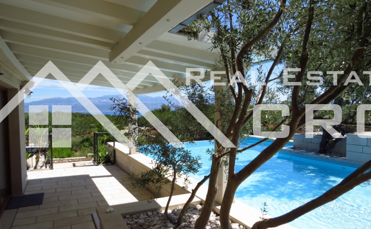 Luxury villa with lake for sale, Sutivan, Brac Island (1)