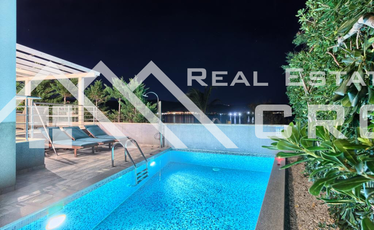 Modern villa with swimming pool in the first row to the sea, for sale (19)