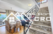 Modern villa with swimming pool in the first row to the sea, for sale (4)