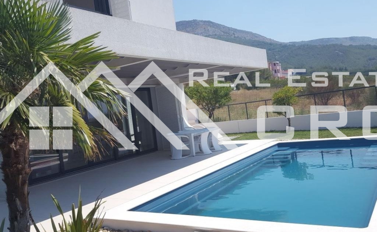 Modern villa with swimming pool and beautiful sea view for sale 