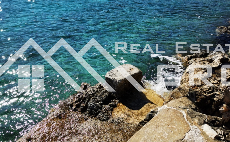 Newly built luxurious villa with sea view (2)