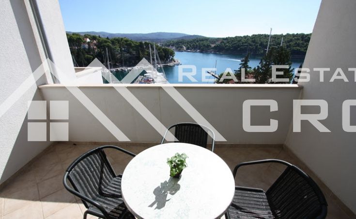 Nekretnine Brač-Jednosoban stan s pogledom na more, na prodaju, Milna