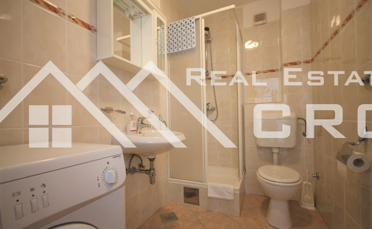 One bedroom apartment with sea view (1)