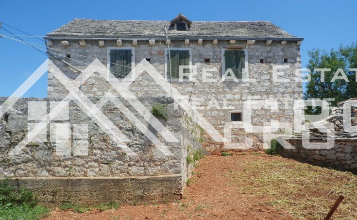 Old-stone-house-for-sale-on-the-island-of-Solta-7