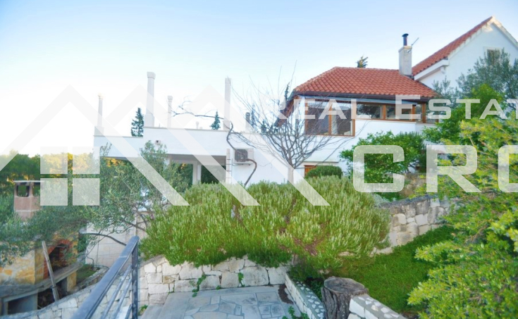 Brac properties - Villa in the first line to the sea for sale, Brac island