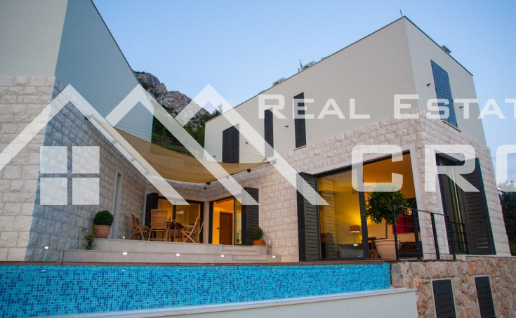 Modern villa with swimming pool and panoramic sea view (8)