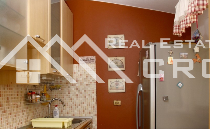 Two-bedroom apartment with yard in Supetar (4)