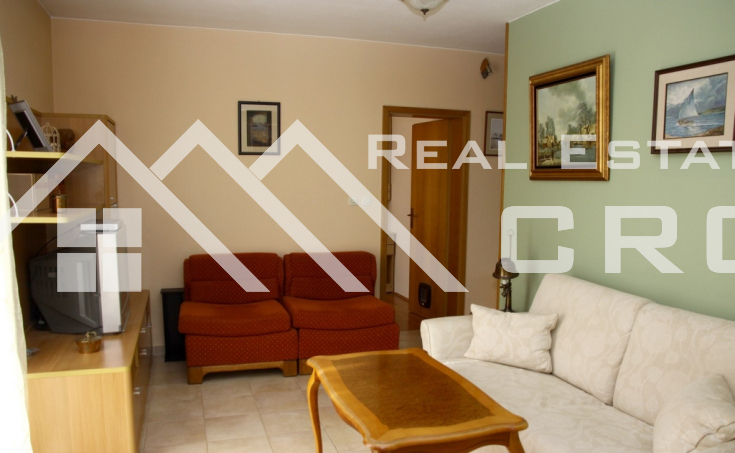 Two-bedroom apartment with yard in Supetar (5)
