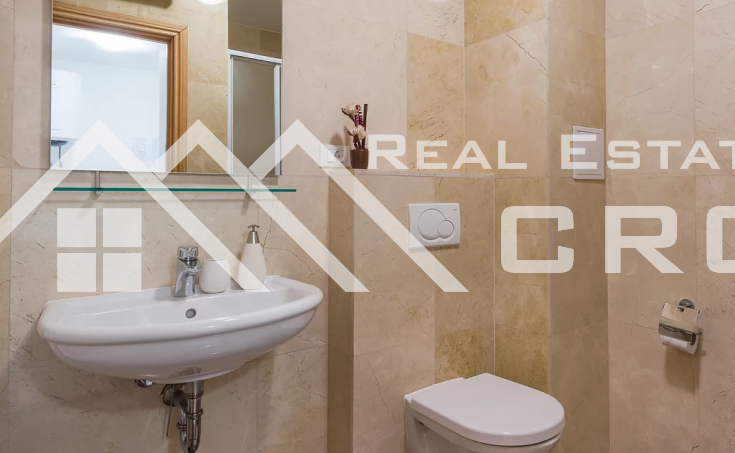 Two - bedroom furnished apartment with sea view for sale  (3)