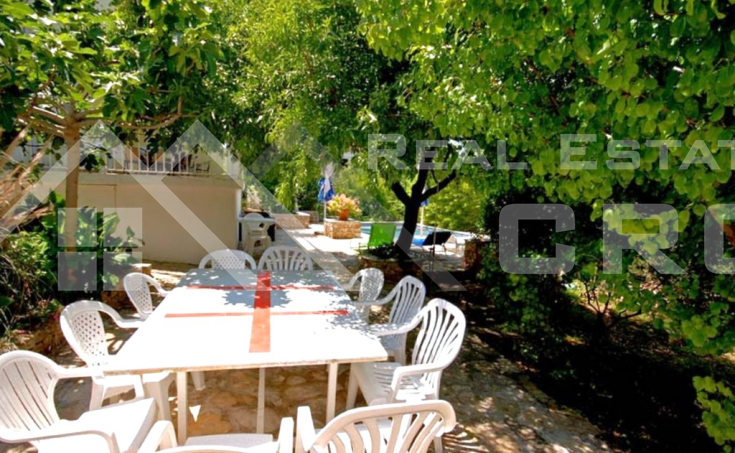 Villa in an attractive location offering lovely sea views, for sale (1)