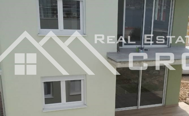 Newly-built apartment in a very attractive location for sale, Okrug Gornji, Ciovo (10)