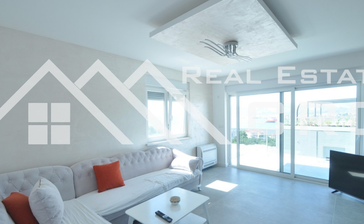 Newly-built apartment in a very attractive location for sale, Okrug Gornji, Ciovo (4)