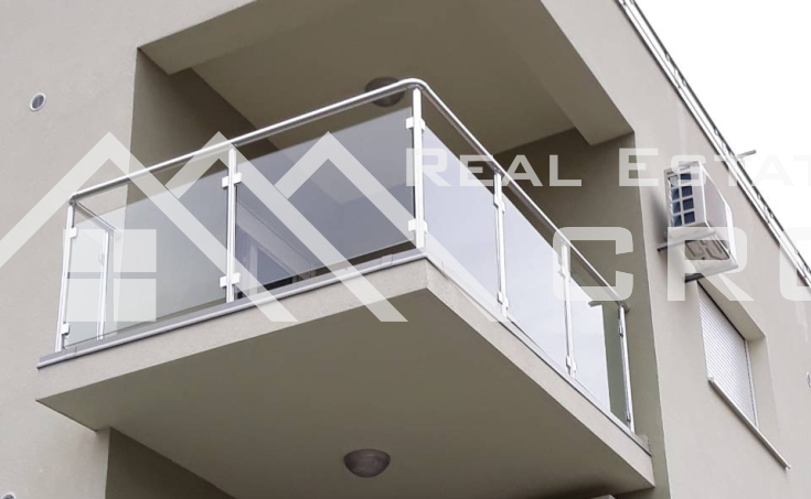 Newly-built apartment in a very attractive location for sale, Okrug Gornji, Ciovo (9)
