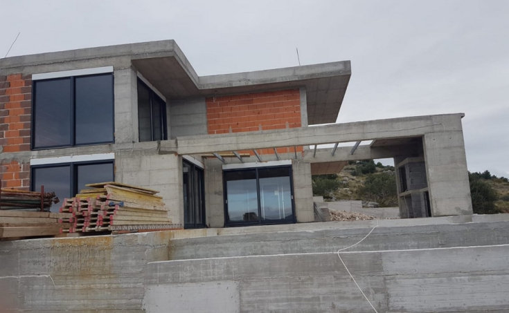 Luxurious villa under construction with beautiful sea view (3)