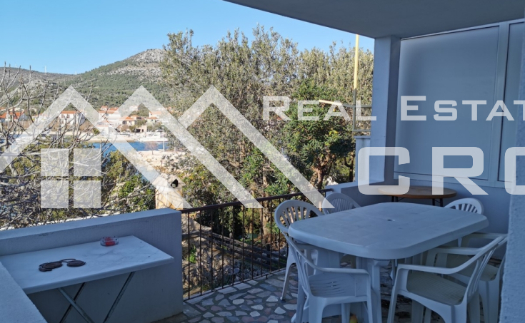 Detached house in attractive location, first row to the sea, vicinity of Trogir (3)