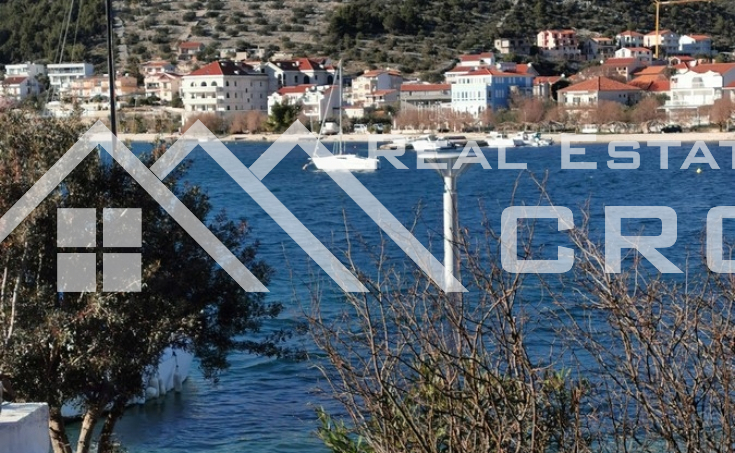 Detached house in attractive location, first row to the sea, vicinity of Trogir (4)