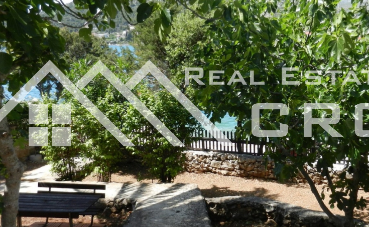 Detached house in attractive location, first row to the sea, vicinity of Trogir (6)