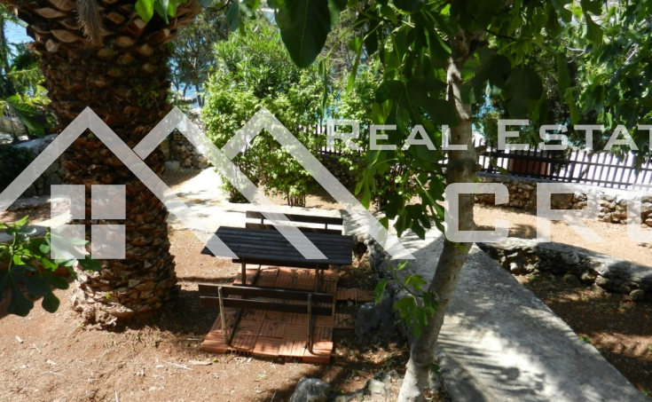 Detached house in attractive location, first row to the sea, vicinity of Trogir (9)