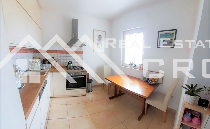 Furnished two-bedroom apartment with beautiful sea view in Supetar, for sale (5)