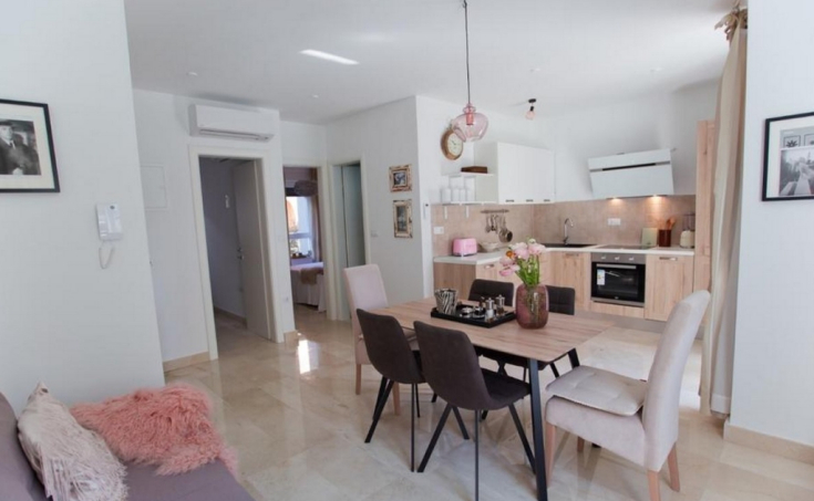 Podstrana properties – Two-bedroom furnished apartment with a private garden near a wonderful beach, for sale