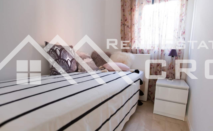 Podstrana properties – Two-bedroom furnished apartment near wonderful beach for sale (4)