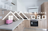 Podstrana properties – Two-bedroom furnished apartment near wonderful beach for sale (5)