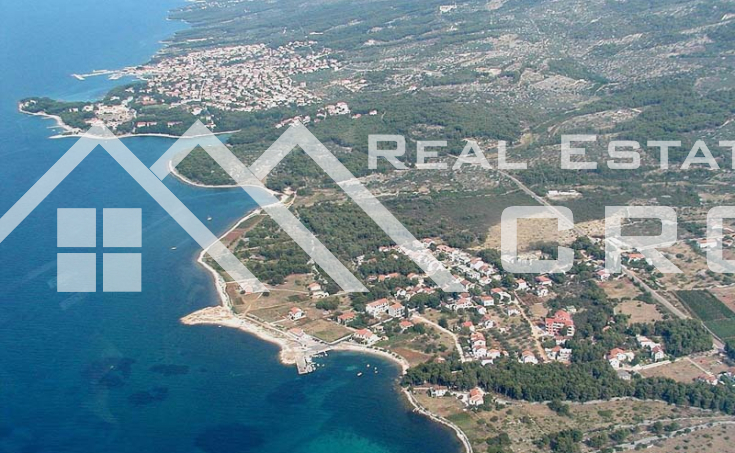 Nekretnine Brač - Poljoprivredno zemljište s pogledom na more na prodaju, otok Brač