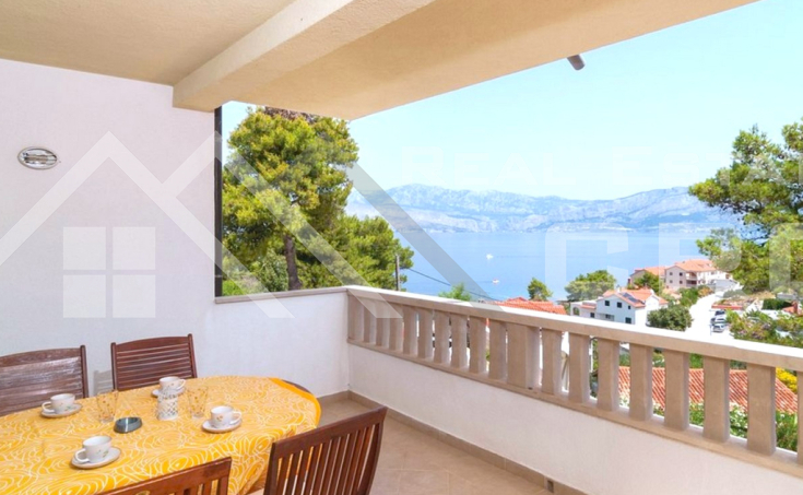 Large apartment house with a swimming pool and a beautiful sea view, for sale (1)