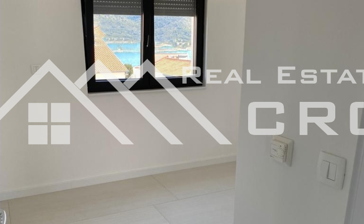 Modern two bedroom apartment with a roof terrace for sale (6)