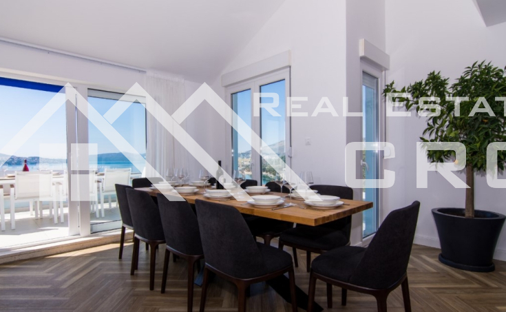 Luxurious penthouse with panoramic sea view, for sale (2)