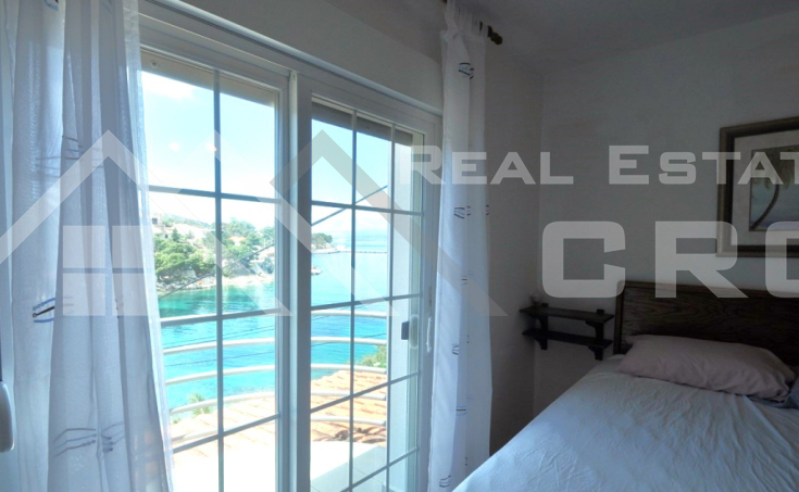 Unique villa in the first row to the sea with private swimming pool, for sale (4)